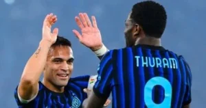 إنتر ميلان يتألق أمام لاتسيو ويسجل هدفين رائعين في الشوط الأول من نهائي كأس إيطاليا المثير