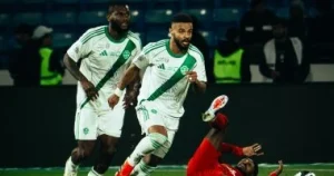 التعاون يواجه الأهلي في قمة الدوري السعودي للمحترفين والتشكيل الرسمي يثير حماس الجماهير قبل اللقاء المنتظر