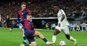 برشلونة يواجه ريال مدريد موعد الكلاسيكو المرتقب القناة الناقلة والتعليق المنتظر للمباراة الكبيرة