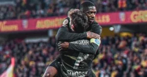 كفاراتسخيليا يتألق ويقود باريس سان جيرمان نحو حسم لقب الدوري الفرنسي في مواجهة قوية ضد أنجيه