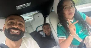 محمد صلاح يستعرض لحظات مميزة مع ابنتيه مكة وكيان في كواليس مثيرة مليئة بالحب والفرح بالفيديو والصور